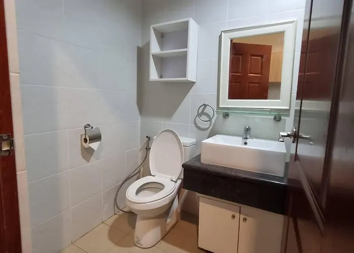Chic 5 Min Walk To Business Park/ayala *